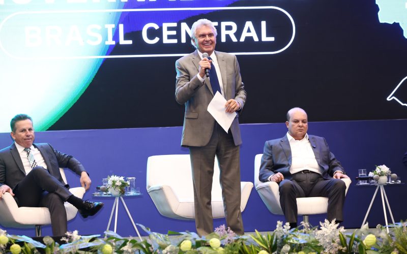Caiado anuncia criação de infraestrutura tecnológica integrada entre estados para avançar em inteligência artificial