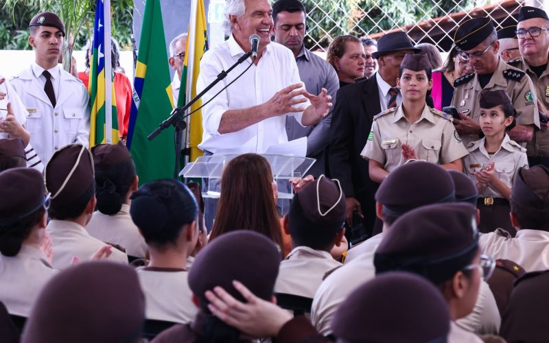 Caiado entrega reforma de colégios militares em Aparecida e Hidrolândia