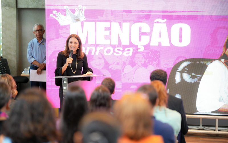 Gracinha Caiado (foto) entrega prêmio para mulheres empreendedoras