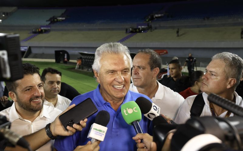“O Vila se superou”, diz Caiado ao prestigiar a final do Goianão 2025