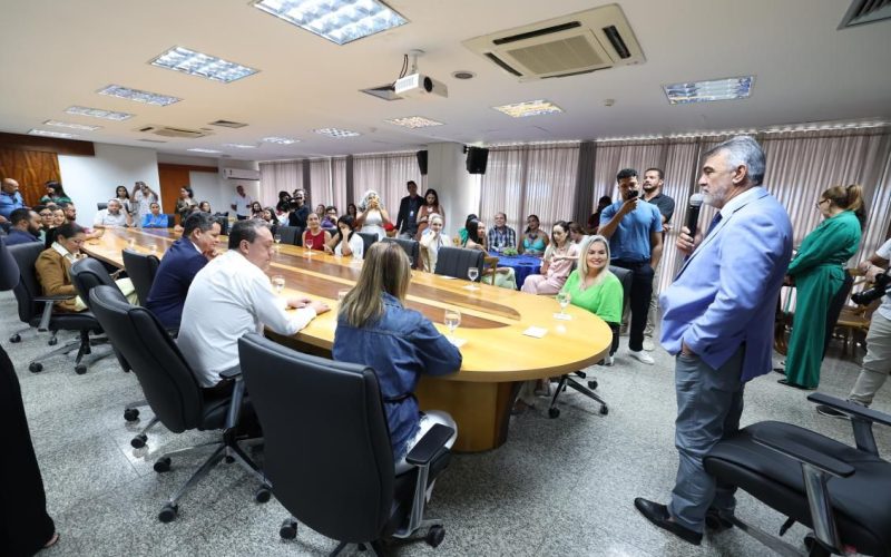 Presidente Amélio reforça apoio à imprensa com homenagens e confraternização para jornalistas