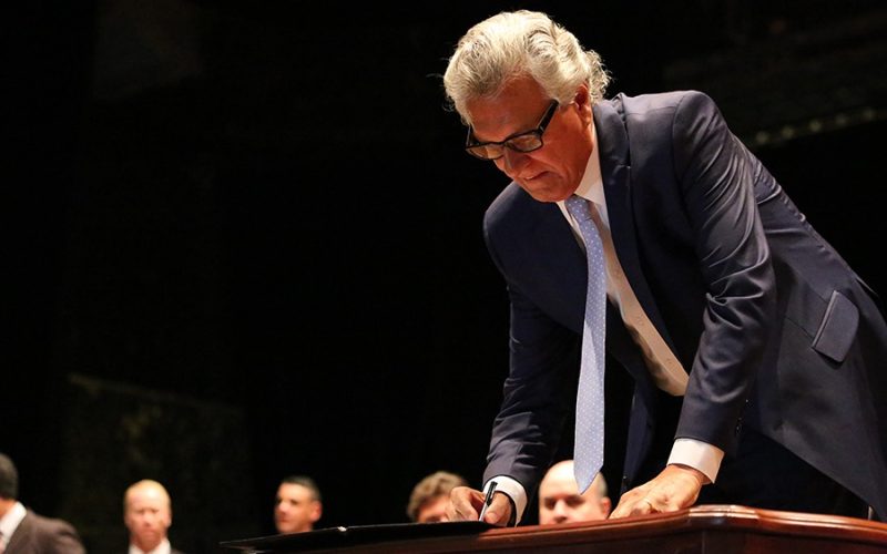 Governo de Goiás concede progressão para 573 professores