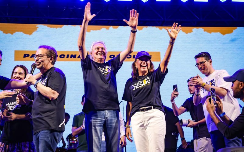 Caiado leva mensagem de fé e união à 5ª Marcha para Jesus