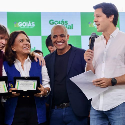 Daniel Vilela e Gracinha Caiado levam benefícios do Goiás Social a Santo Antônio do Descoberto