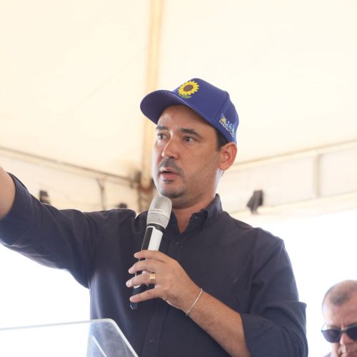 Com R$ 27 milhões destinados para Palmas, Vicentinho Júnior participa de entregas ao lado do prefeito Eduardo Siqueira Campos