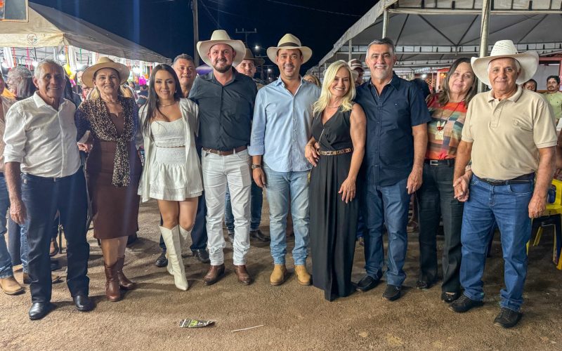 Nos 45 anos de Colméia, Vicentinho Júnior destina R$ 500 mil para obras na Expocolmeia