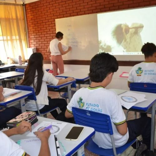 Governo de Goiás convoca mais 631 aprovados no concurso para professor PIII