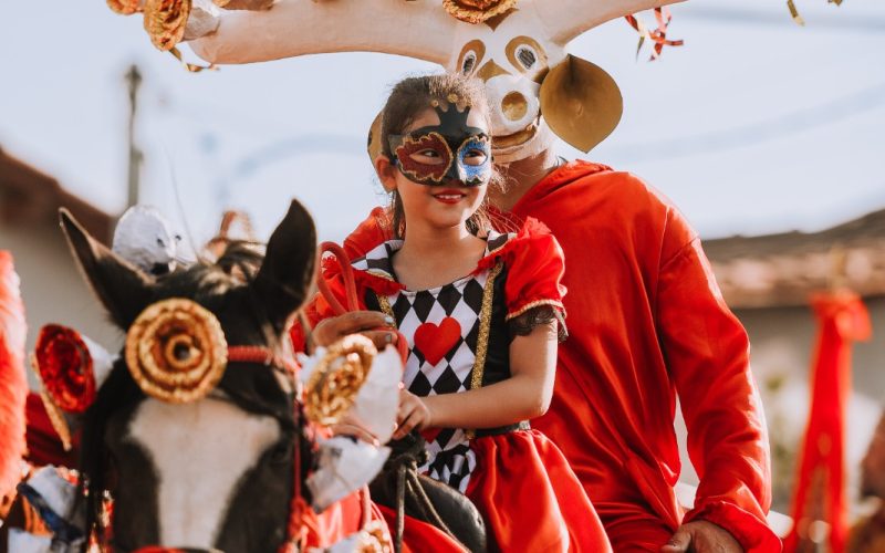 Governo de Goiás divulga programação do Circuito das Cavalhadas 2025