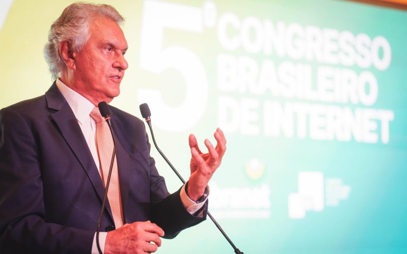 Caiado defende regulação equilibrada de IA e destaca protagonismo de Goiás no setor