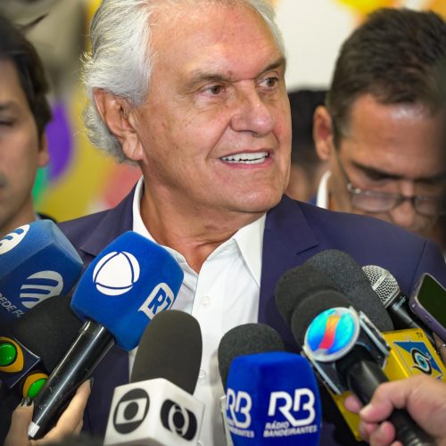 Caiado recepciona os 12 primeiros pacientes pediátricos do Cora