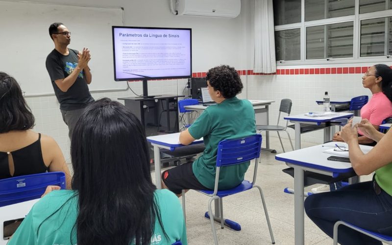 Governo de Goiás abre mais de 2 mil vagas gratuitas para cursos de tecnologia e inovação