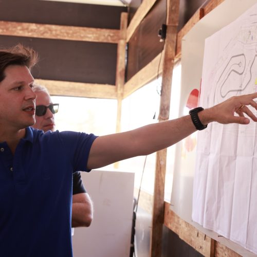 Daniel Vilela vistoria obras do Autódromo de Goiânia