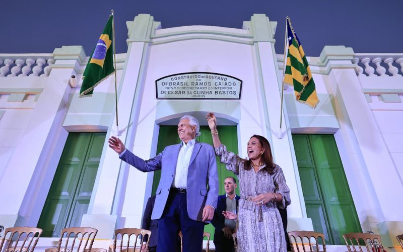 Na cidade de Goiás, Caiado entrega restauração do Palácio da Instrução