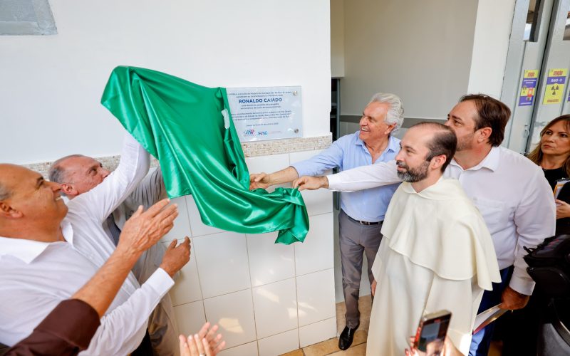 Caiado entrega tomógrafo ao Hospital São Pedro D’Alcântara na cidade de Goiás
