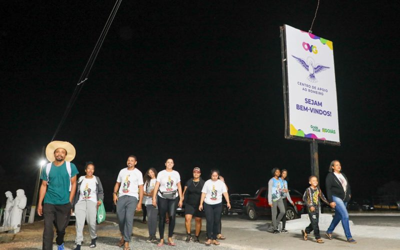 Goiás Social e OVG montam estrutura do Centro de Apoio ao Romeiro de Muquém, em Niquelândia