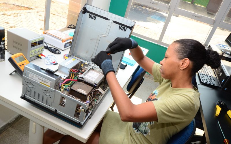 Governo de Goiás abre 372 vagas em cursos gratuitos de tecnologia em Goiânia e Senador Canedo
