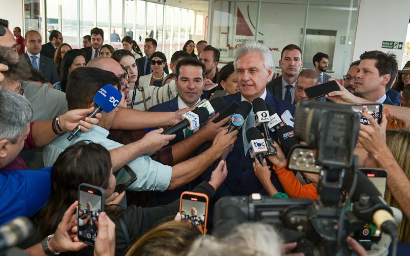 Caiado lança Programa +Dativos e quita pagamento de atrasados para advogados