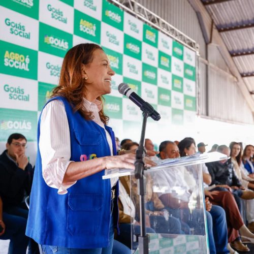Gracinha Caiado entrega benefícios do Agro é Social e lança edital do Programa de Aquisição de Alimentos em Rio Verde
