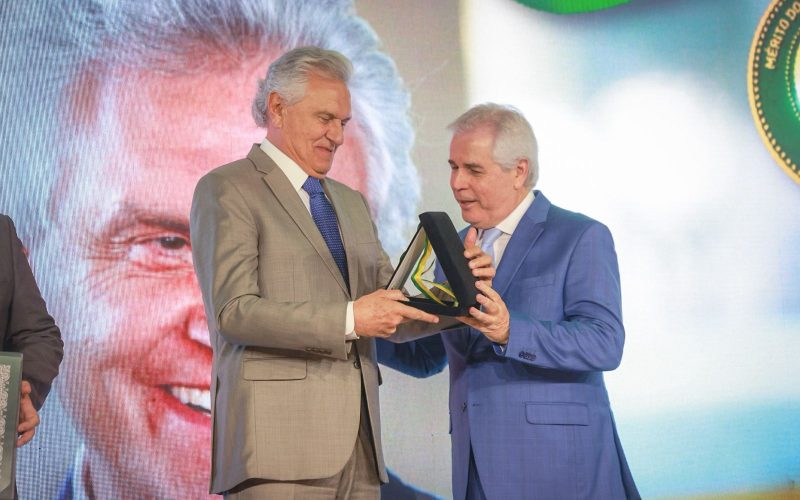 Caiado recebe homenagem em Brasília e destaca avanços do transporte público em Goiânia