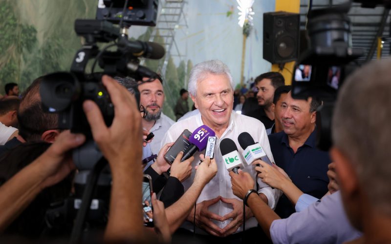 Caiado destaca protagonismo da Romaria do Muquém durante missa em Niquelândia