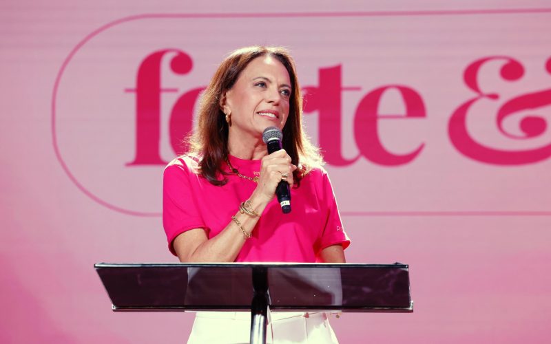 Gracinha Caiado destaca parceria entre Estado e igrejas em evento dirigido às mulheres