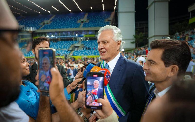 Caiado recebe maior honraria concedida pela Polícia Militar de Mato Grosso