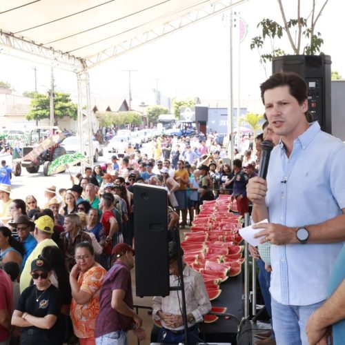 Daniel Vilela celebra tradição Festa da Melancia em Uruana