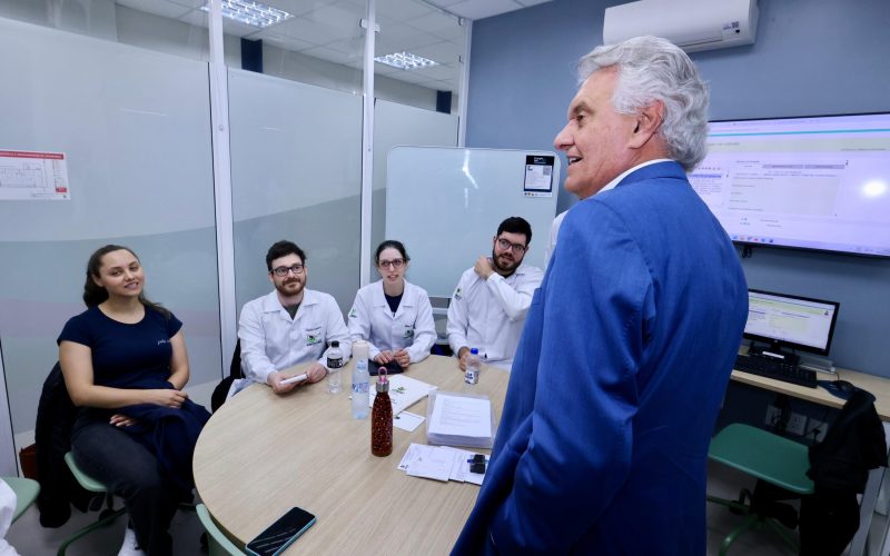 Em Santa Catarina, Caiado dialoga sobre financiamento estudantil e inovação