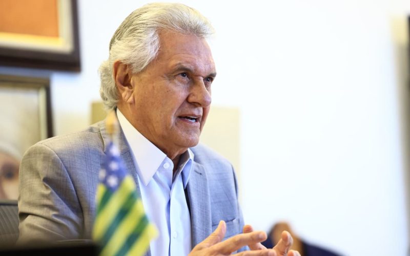 Caiado vai ao Rio de Janeiro e oferece apoio das forças de segurança de Goiás