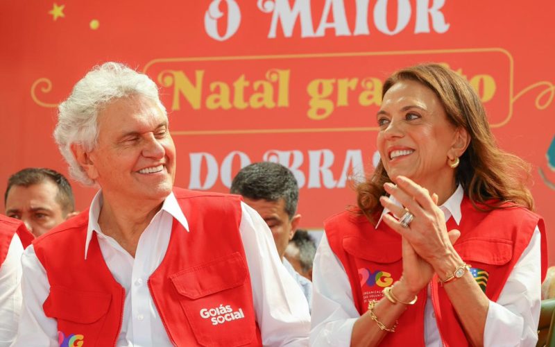 Caiado e Gracinha iniciam entrega de presentes do Natal do Bem