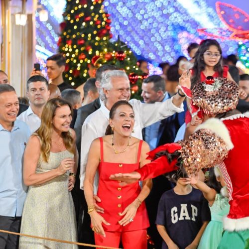 Luzes, espetáculo e emoção marcam abertura do Natal do Bem 2025