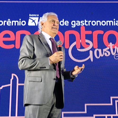 Caiado destaca impacto econômico da gastronomia na entrega de premiação