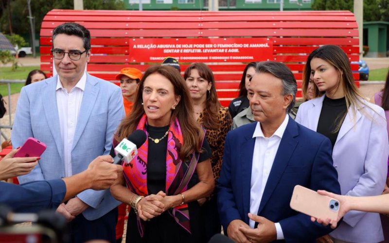 Gracinha Caiado inaugura Banco Vermelho como símbolo de combate à violência contra a mulher 