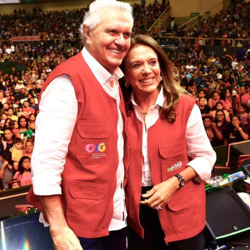 Caiado e Gracinha entregam mais de 20 mil brinquedos no Natal do Bem em Goiânia