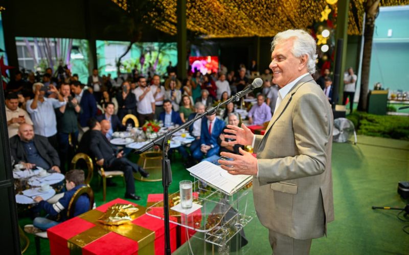 Caiado exalta força e importância do jornalismo no interior de Goiás