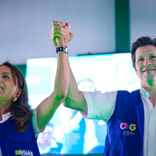 Gracinha Caiado e Daniel Vilela levam serviços do Goiás Social para Caldas Novas