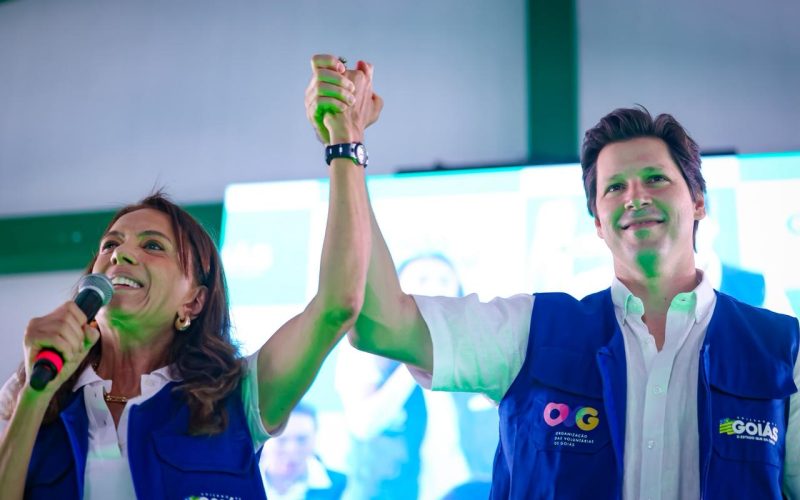 Gracinha Caiado e Daniel Vilela levam serviços do Goiás Social para Caldas Novas