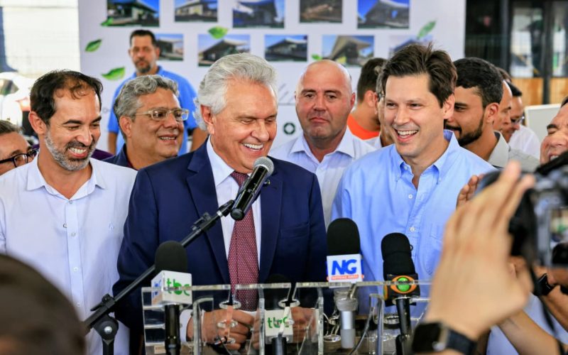 Caiado e Daniel Vilela entregam novo Terminal do Dergo, em Goiânia