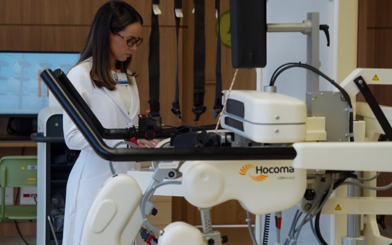 Robôs suíços ajudam crianças com câncer a recuperar movimentos no Cora