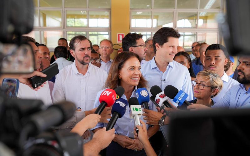 Gracinha Caiado e Daniel Vilela inauguram escola em Aparecida na abertura do ano letivo 