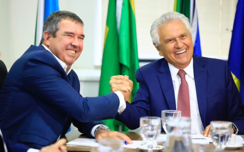 Caiado repassa liderança do Consórcio Brasil Central a Eduardo Riedel