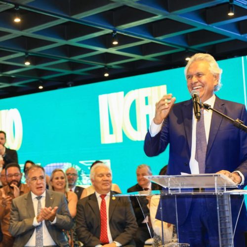 Caiado faz entrega histórica com inauguração do Colégio Lyceu de Goiânia