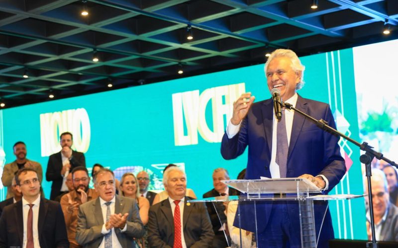 Caiado faz entrega histórica com inauguração do Colégio Lyceu de Goiânia
