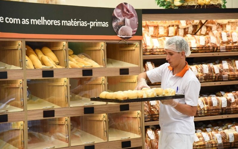 Governo de Goiás firma parceria para fortalecer ambiente de negócios nos municípios goianos