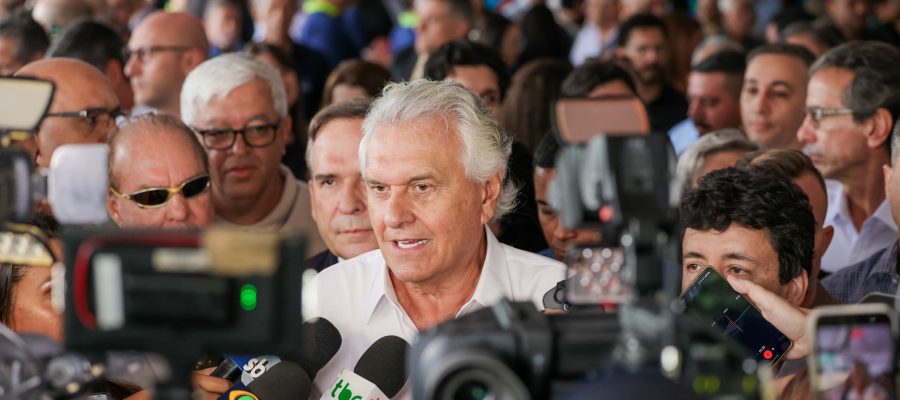 Caiado entrega reconstrução do Terminal Praça A e 21 ônibus elétricos