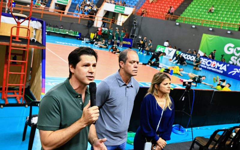 Daniel Vilela entrega benefícios do Goiás Pró-Esporte