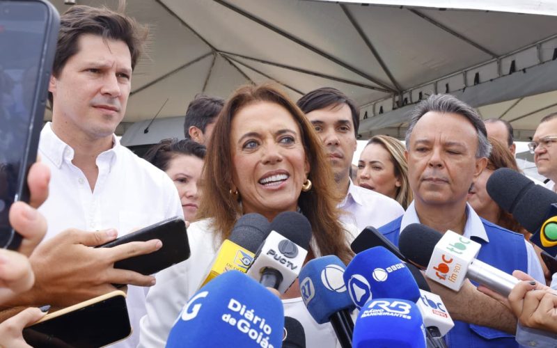 Gracinha e Daniel entregam 246 vans para a assistência social de todos os municípios goianos