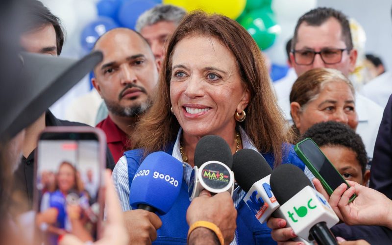Gracinha Caiado inaugura escola padrão século XXI em Hidrolândia