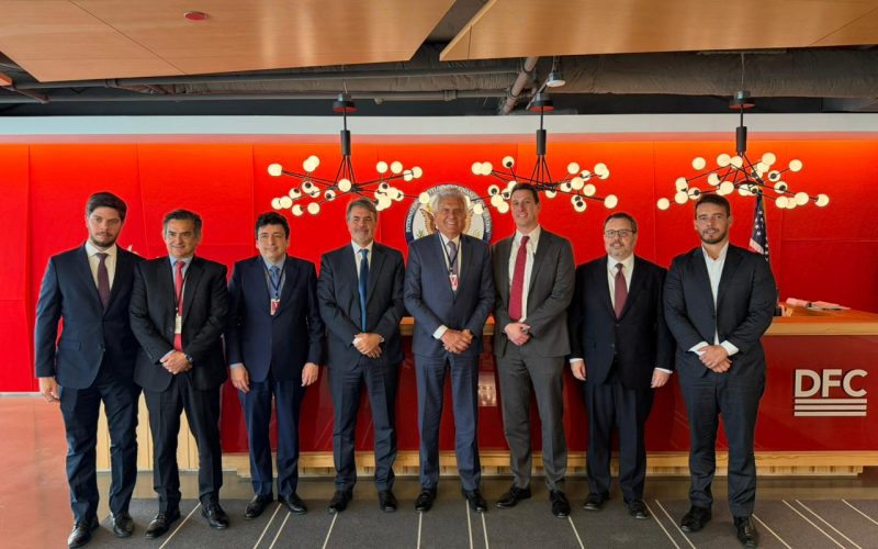 Caiado volta dos EUA com negociações para projetos em IA, data centers e minerais críticos