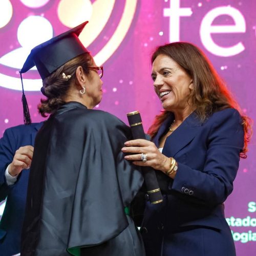 Gracinha e Daniel prestigiam formatura de 457 alunos do Cidadão Tech 60+